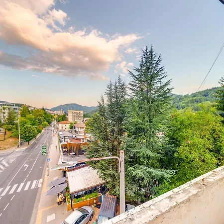Bright Retreat With Balcony & Mountain Views By Flat Manаger Apartamento *