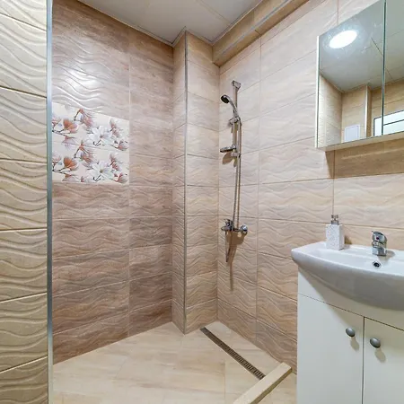 Bright Retreat With Balcony & Mountain Views By Flat Manаger * Smolyan