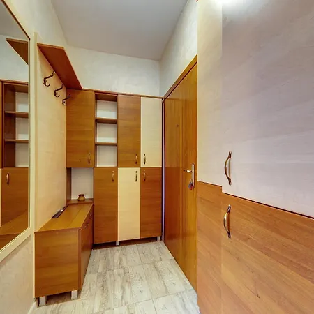 Bright Retreat With Balcony & Mountain Views By Flat Manаger