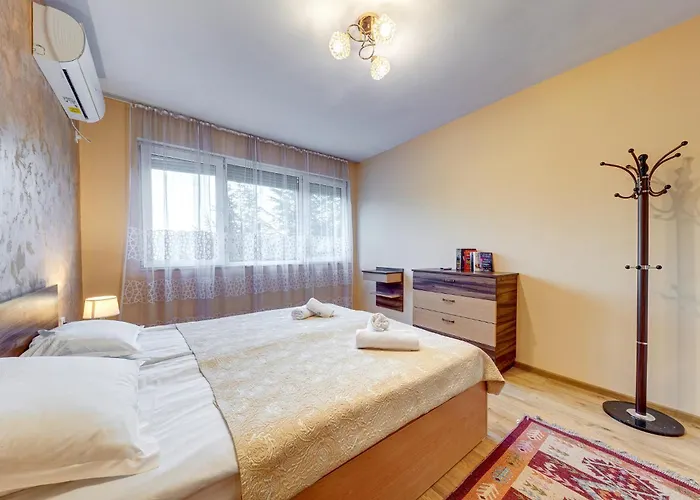 Bright Retreat With Balcony & Mountain Views By Flat Manаger * Smolyan